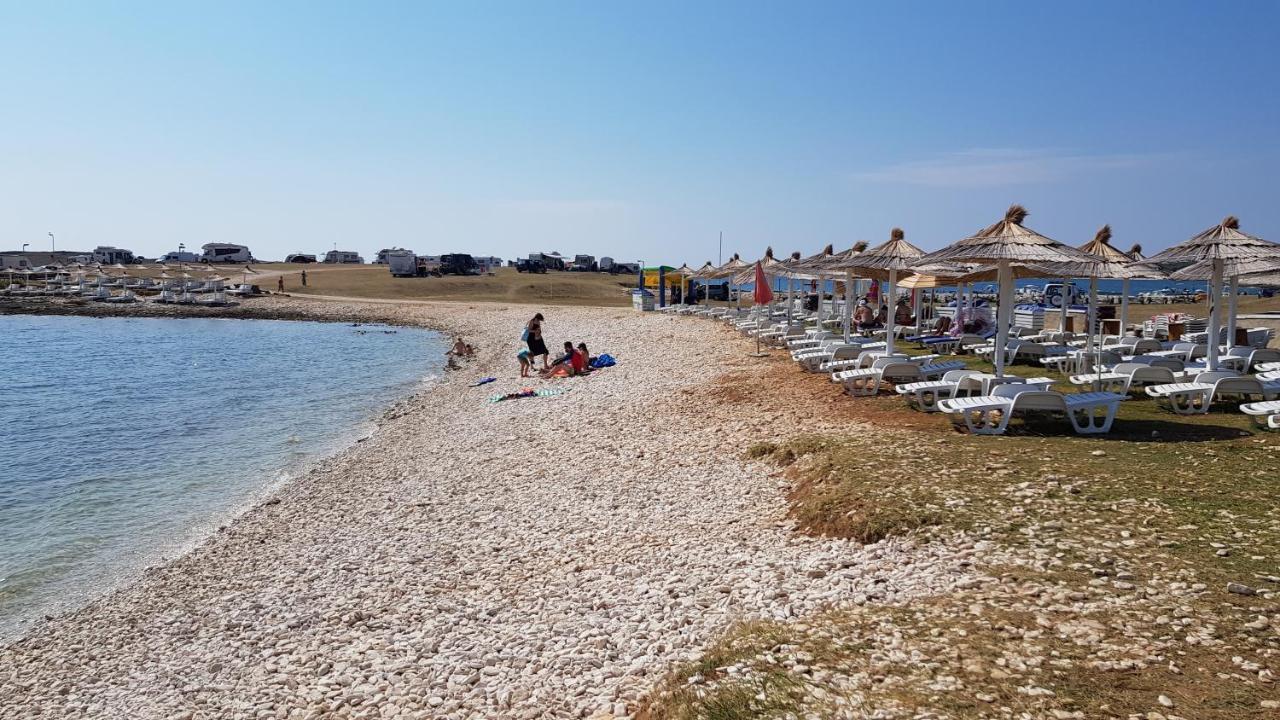 Apartmani Sunce I More Premantura Esterno foto