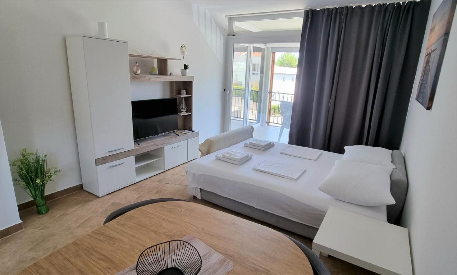 Apartmani Sunce I More Premantura Esterno foto