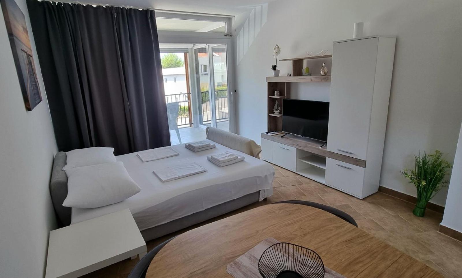 Apartmani Sunce I More Premantura Esterno foto